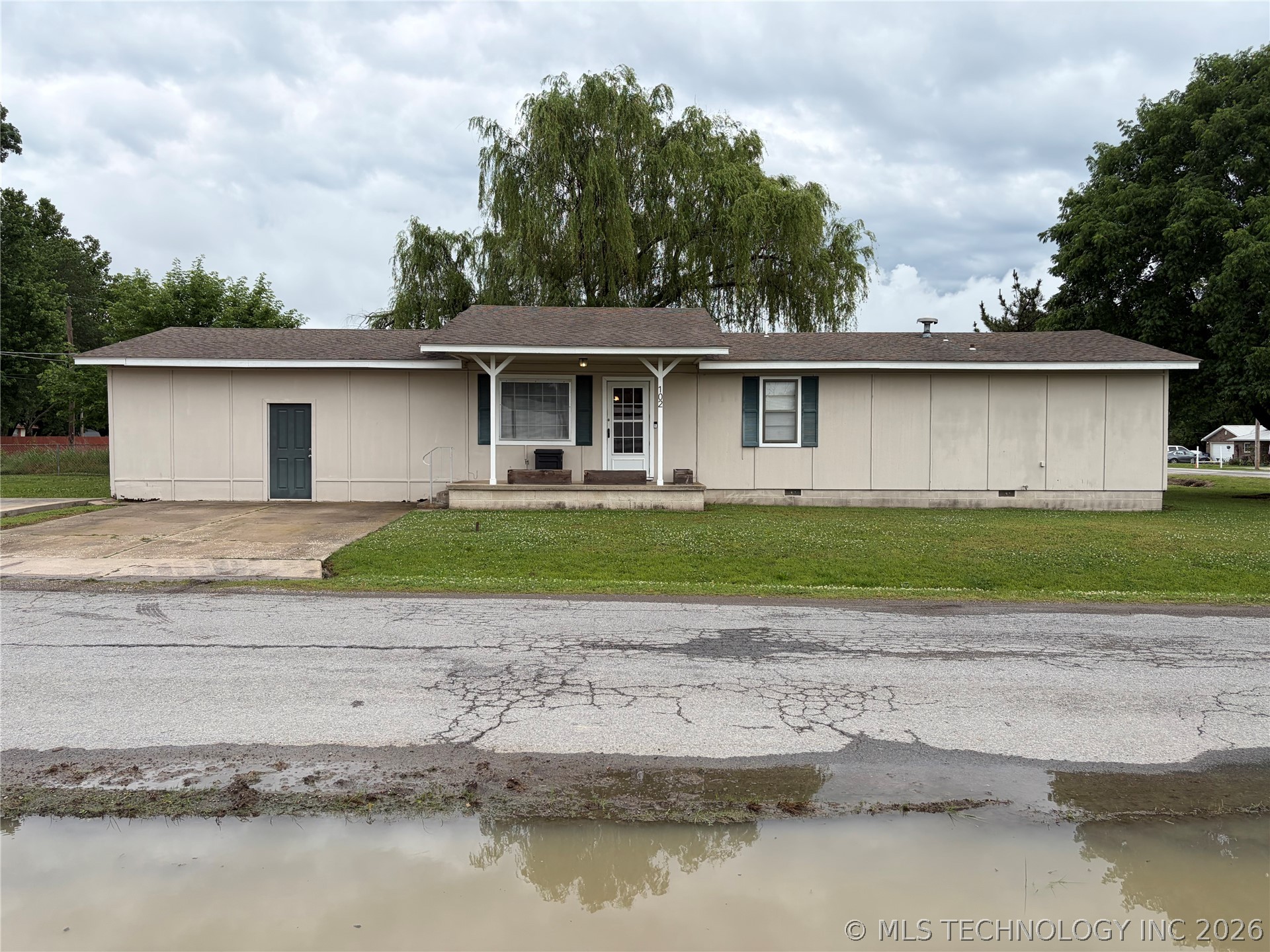 102 N 2nd Street Chouteau OK 74337