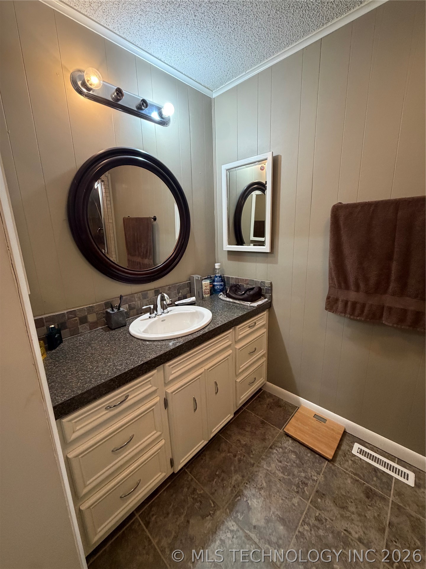 102 N 2nd Street Chouteau OK 74337