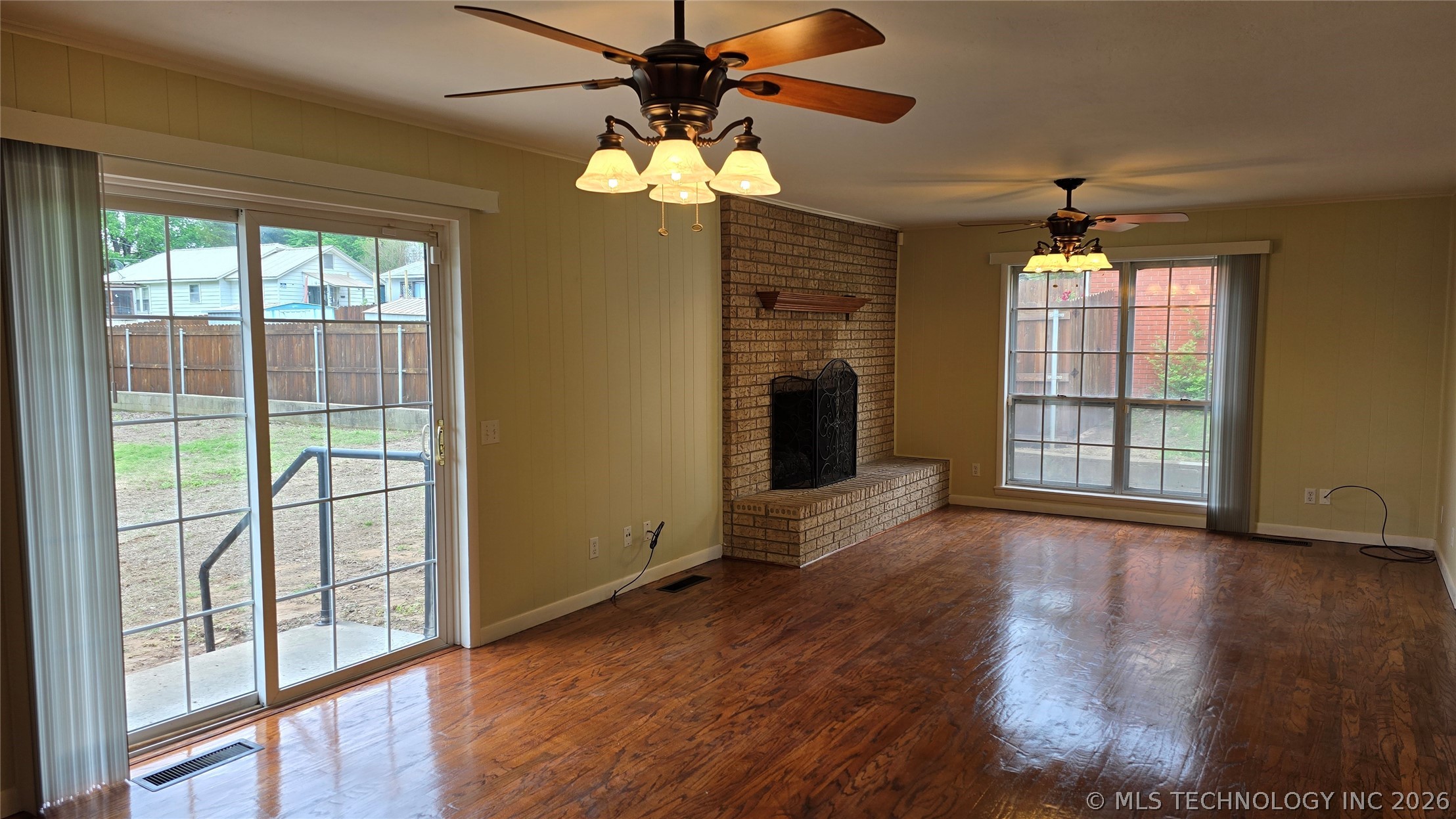 411 S 3rd Eufaula OK 74432