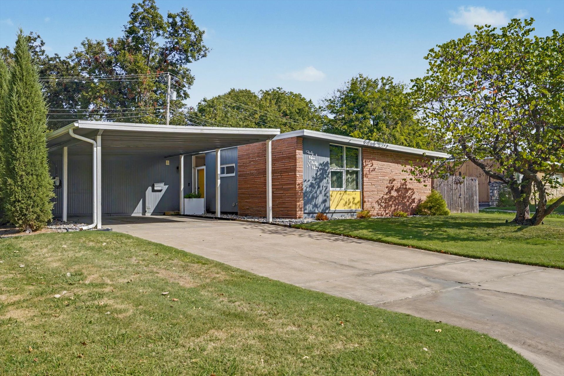 4939 E 26th Place Tulsa OK 74114