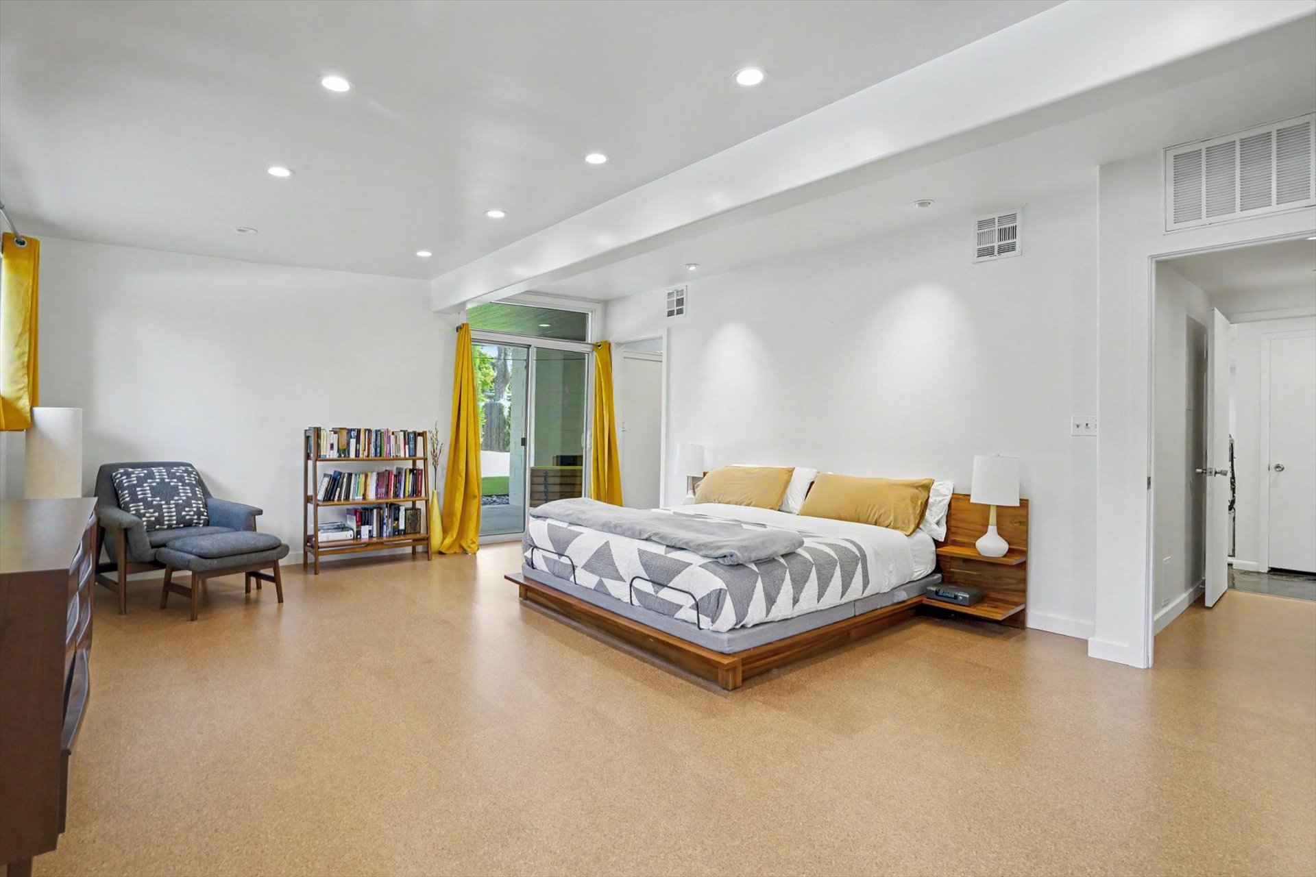4939 E 26th Place Tulsa OK 74114