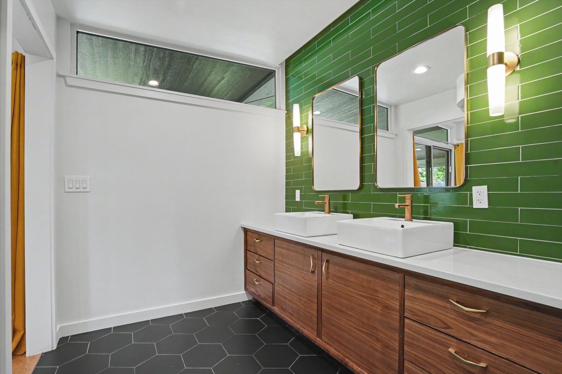 4939 E 26th Place Tulsa OK 74114