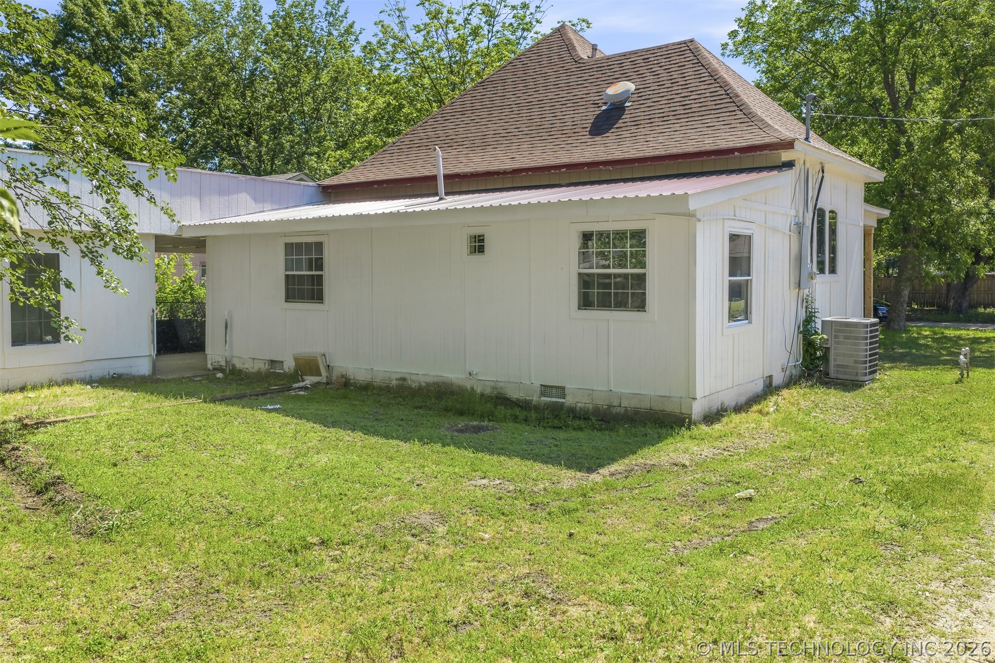 302 S 10 Avenue Madill OK 73446