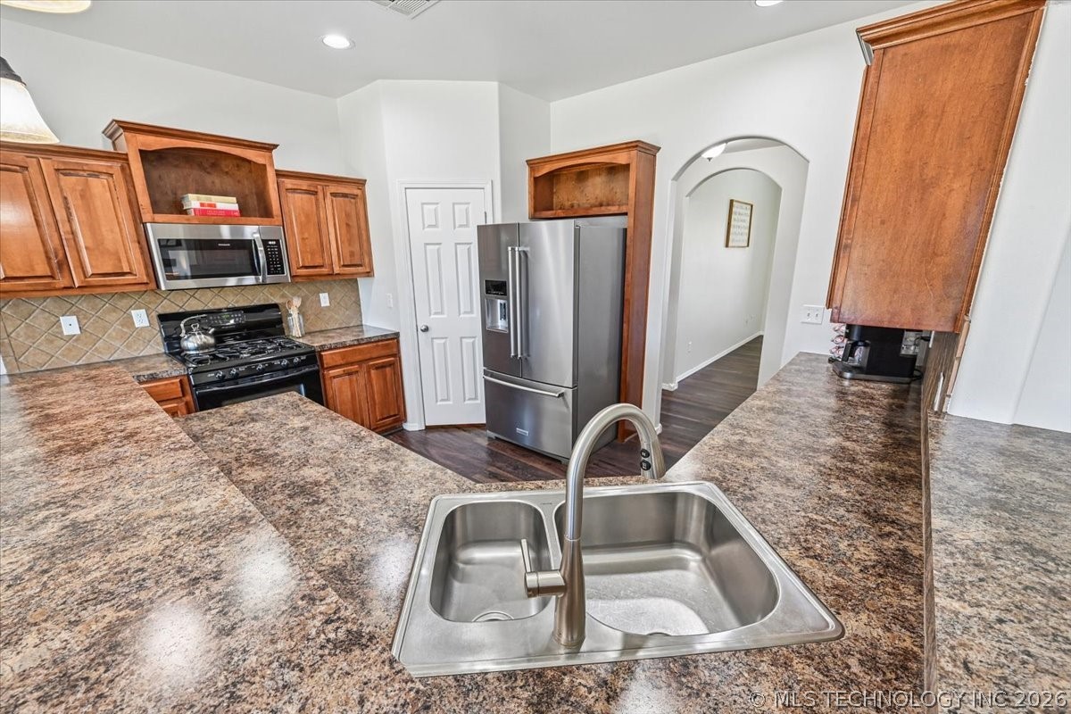 20496 E 47th Street S Broken Arrow OK 74014