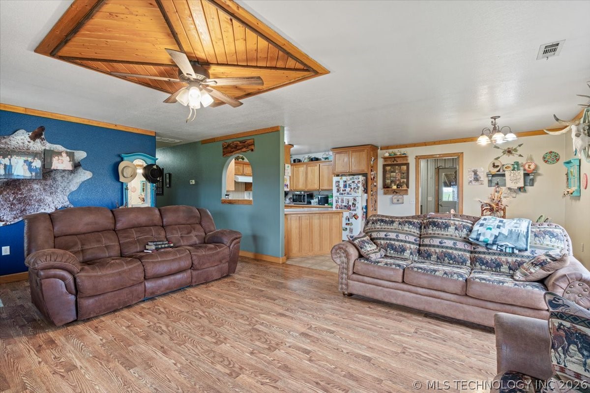 554 W Swicegood Road Colcord OK 74338
