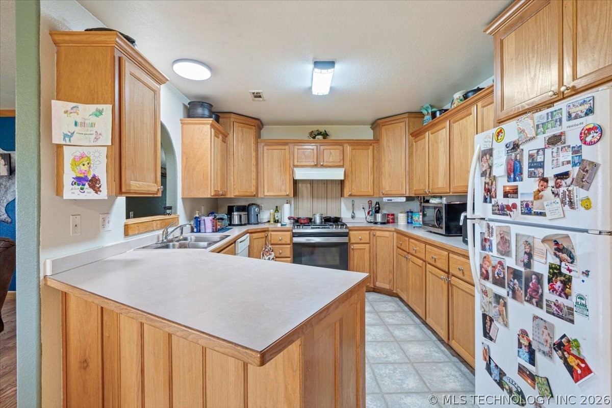 554 W Swicegood Road Colcord OK 74338