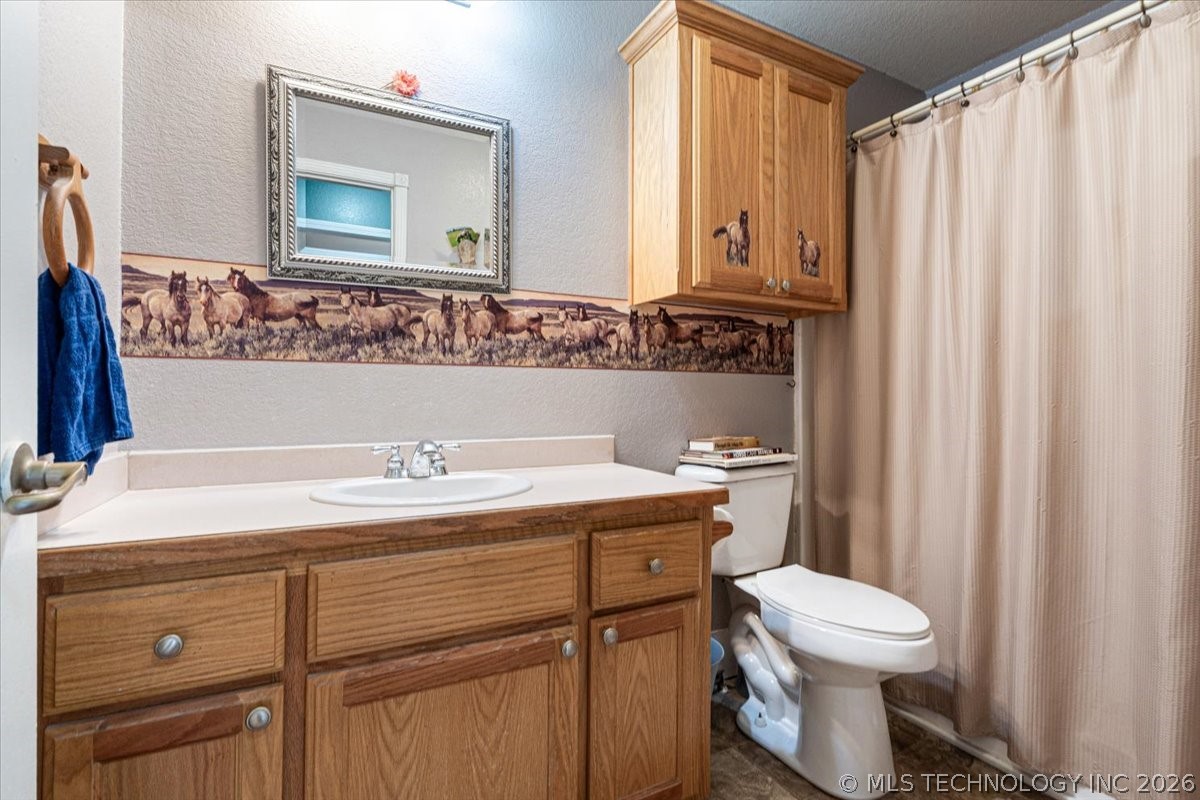 554 W Swicegood Road Colcord OK 74338