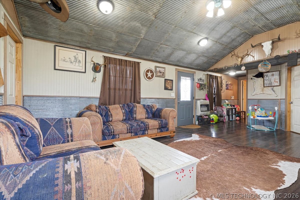 554 W Swicegood Road Colcord OK 74338