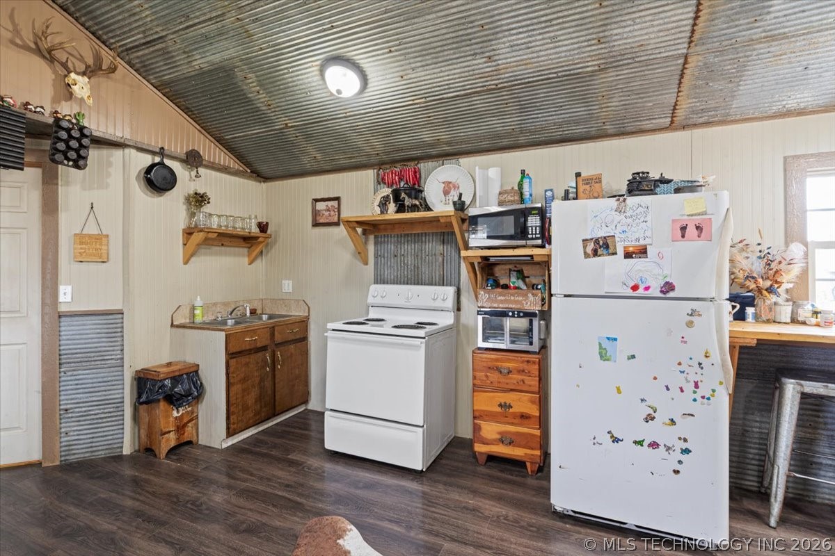 554 W Swicegood Road Colcord OK 74338