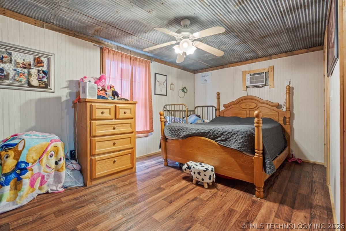 554 W Swicegood Road Colcord OK 74338