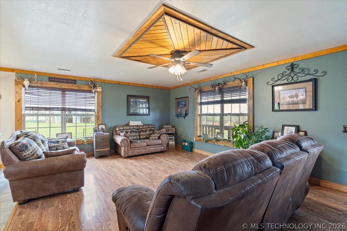554 W Swicegood Road Colcord OK 74338