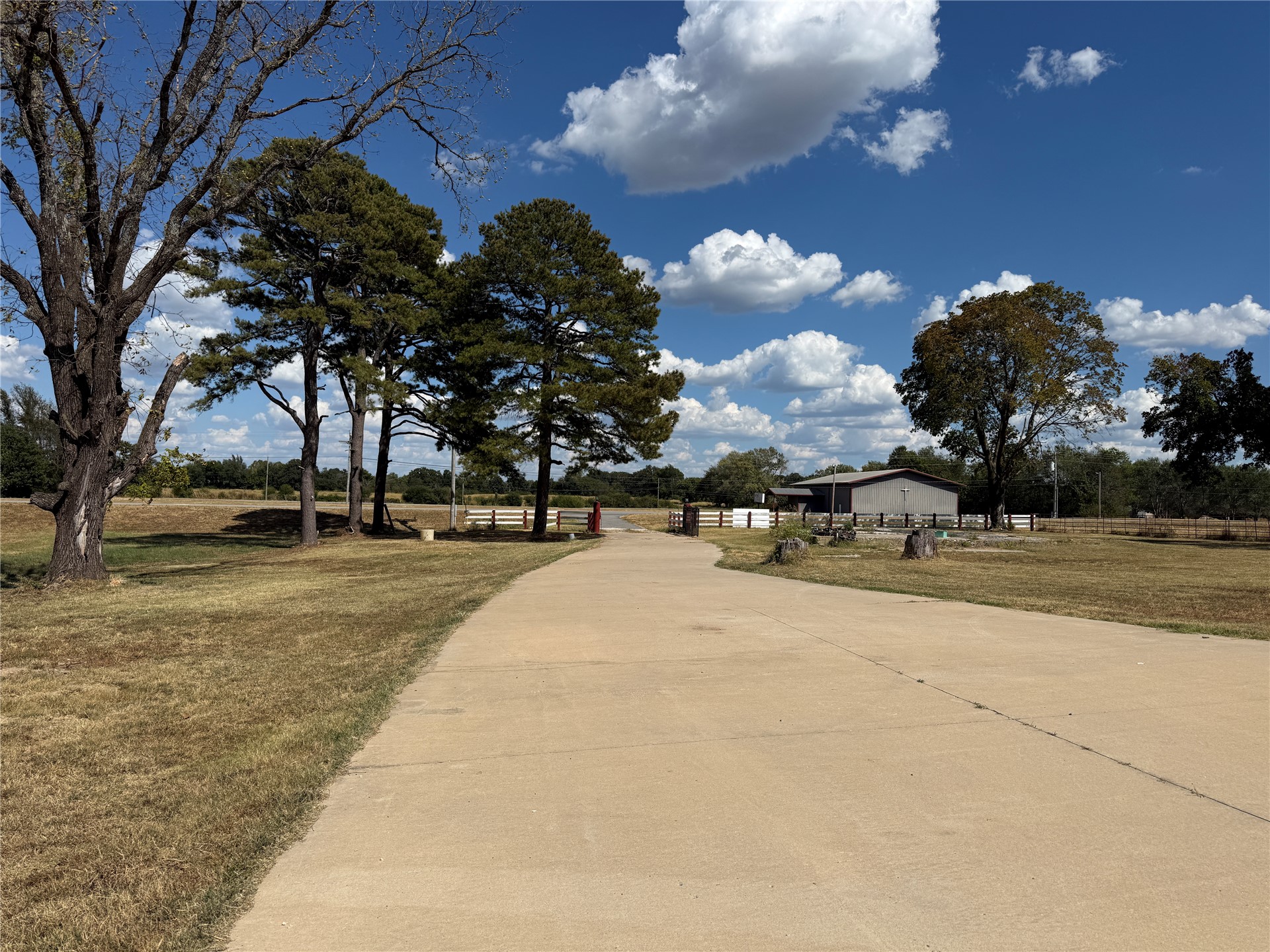 629 S Highway 59 Watts OK 74964