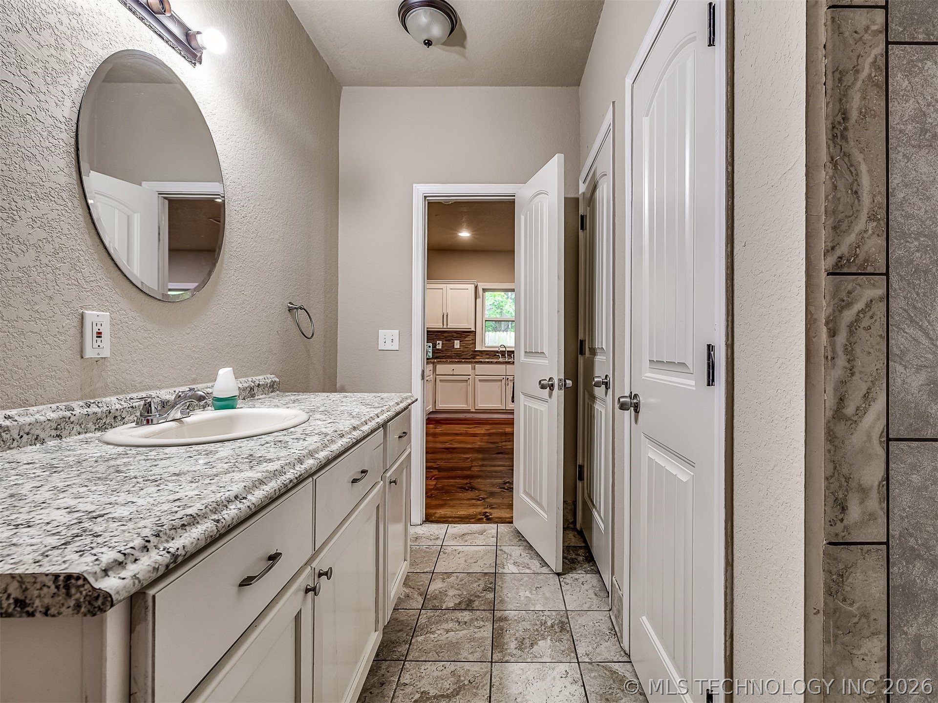 1233 N Cheyenne Avenue Tulsa OK 74106