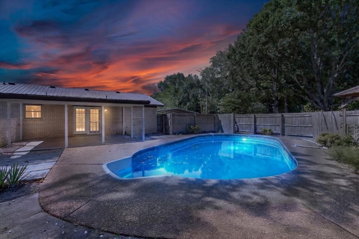 14630 Edward Loop Cameron OK 74932