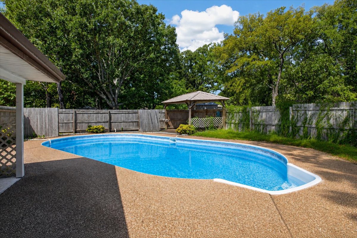 14630 Edward Loop Cameron OK 74932