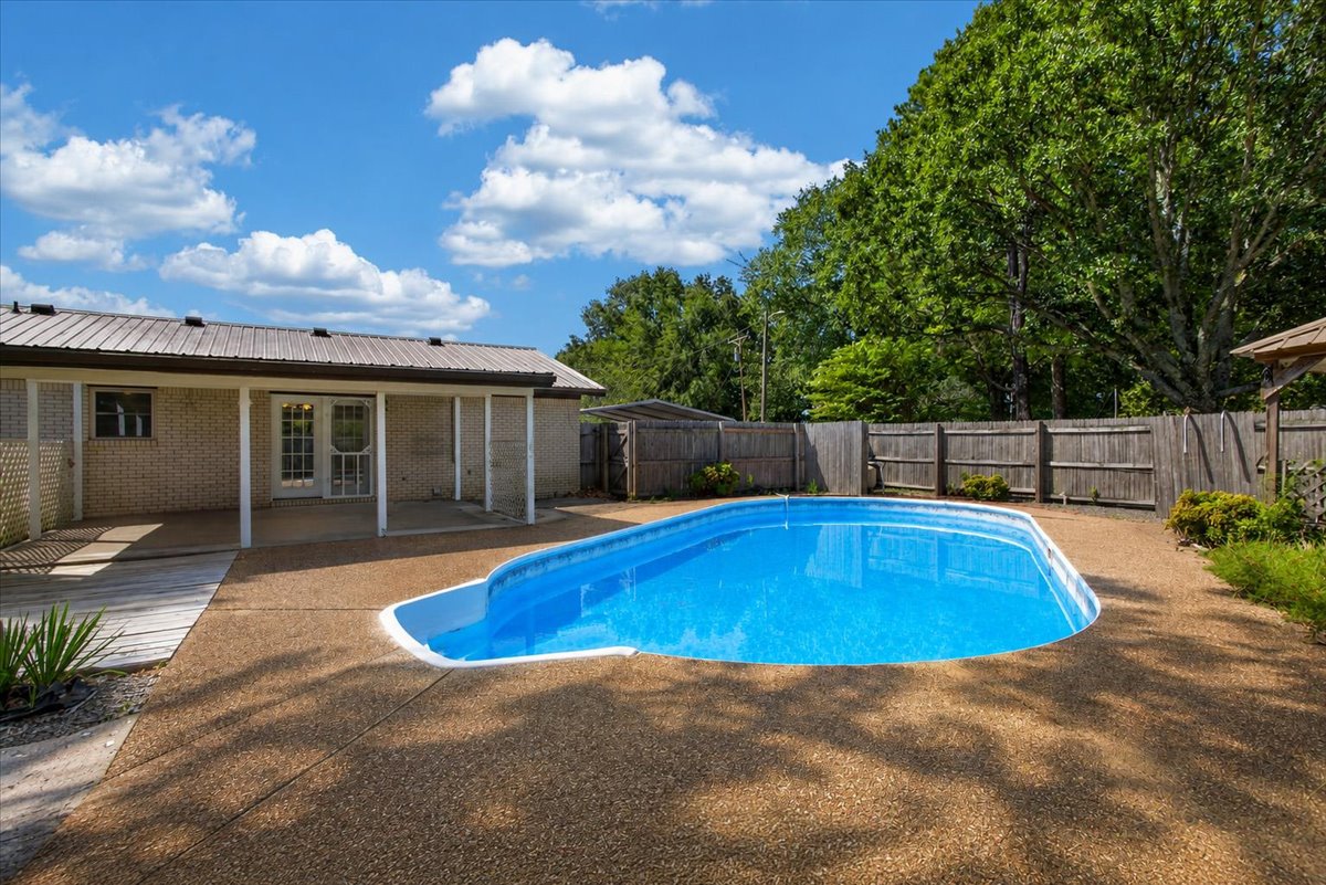 14630 Edward Loop Cameron OK 74932