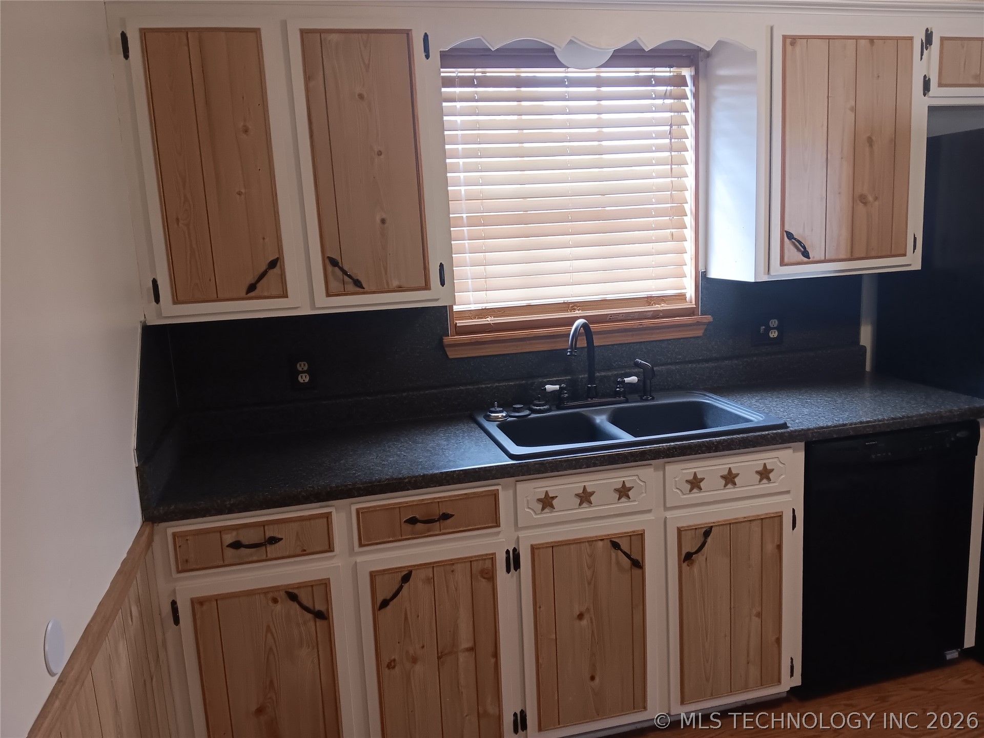 1001 S Colonial Drive Pryor OK 74361