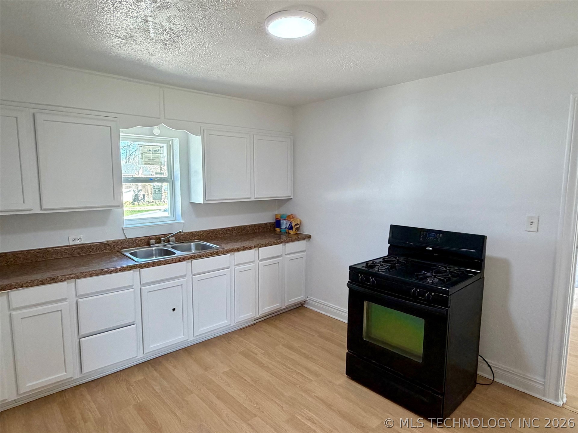 201 N 8th Avenue Madill OK 73446