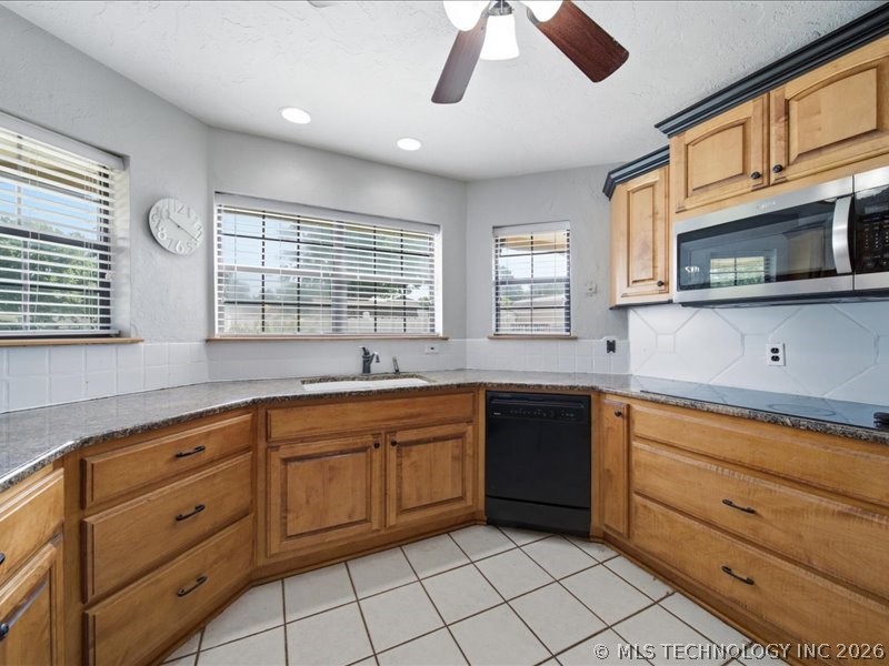 25 Village Circle Pryor OK 74361