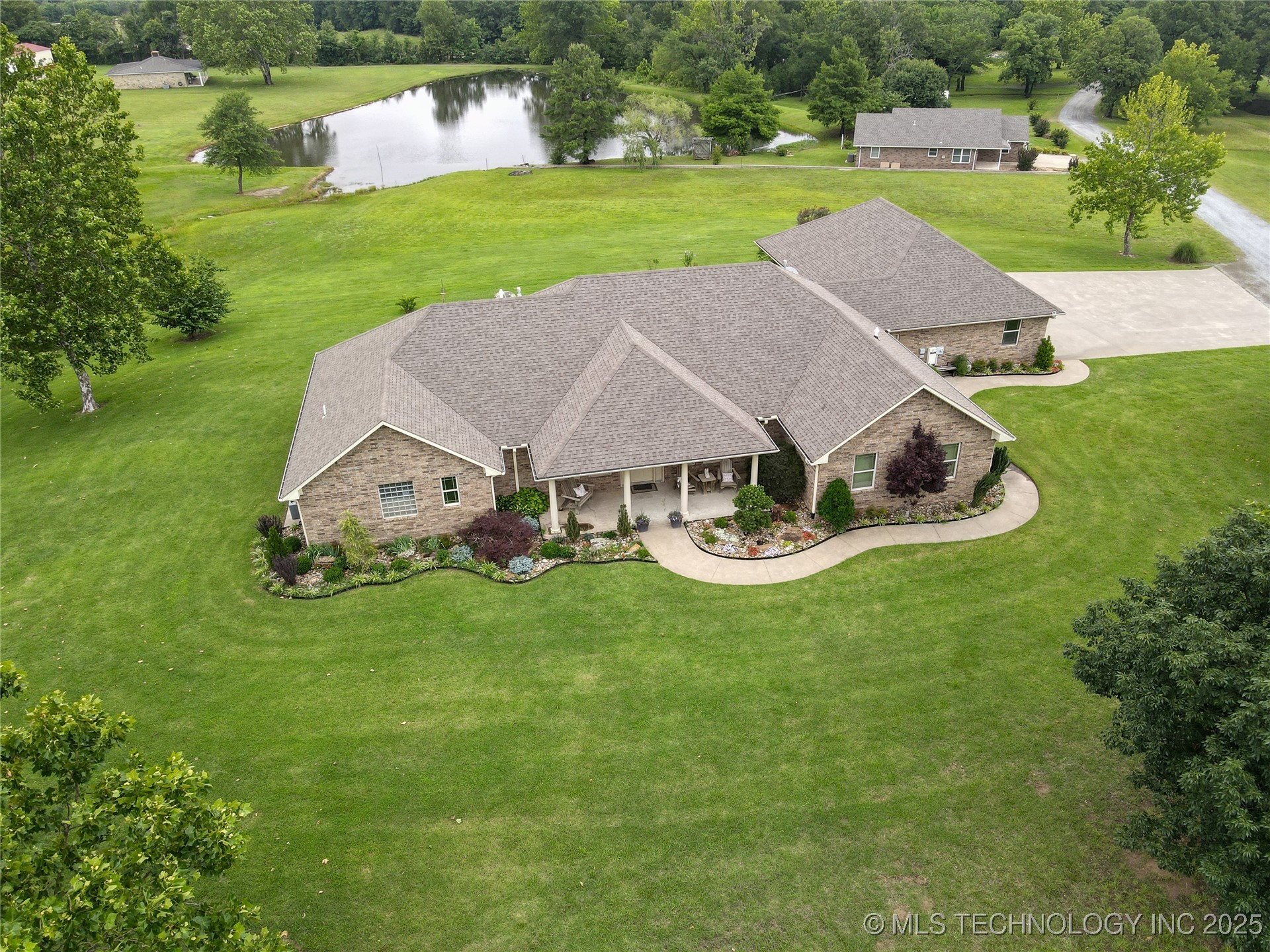 124 Walnut Ridge Eufaula OK 74432