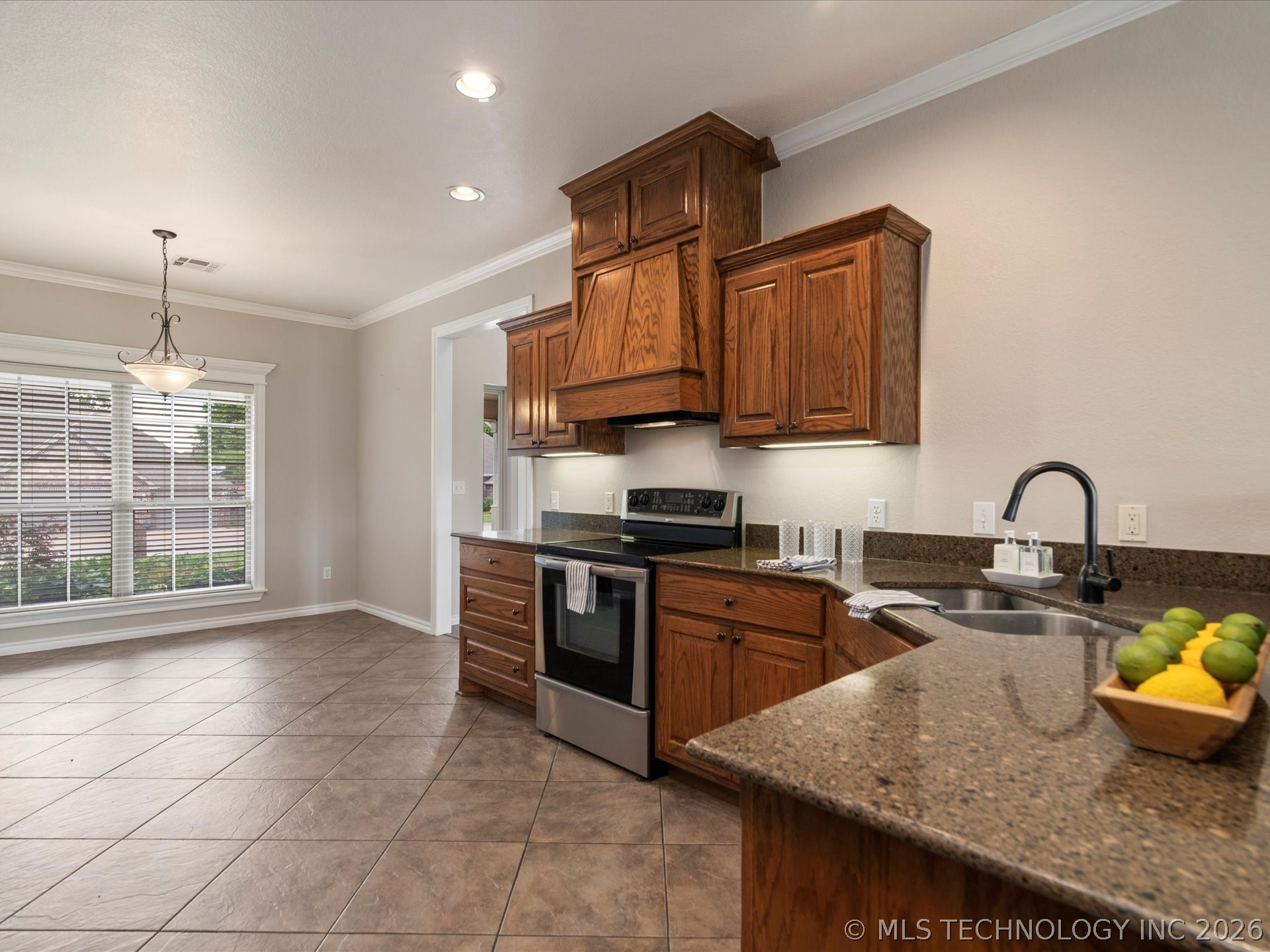 5817 Woodland Bartlesville OK 74006