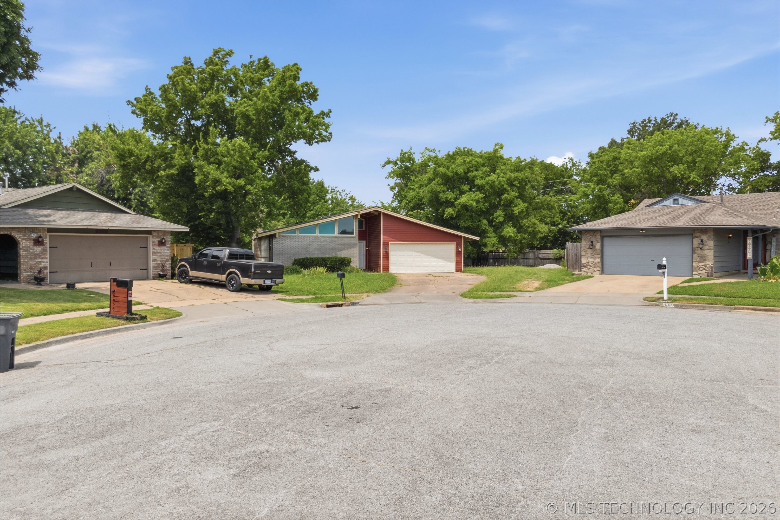 9902 E 28th Place Tulsa OK 74129