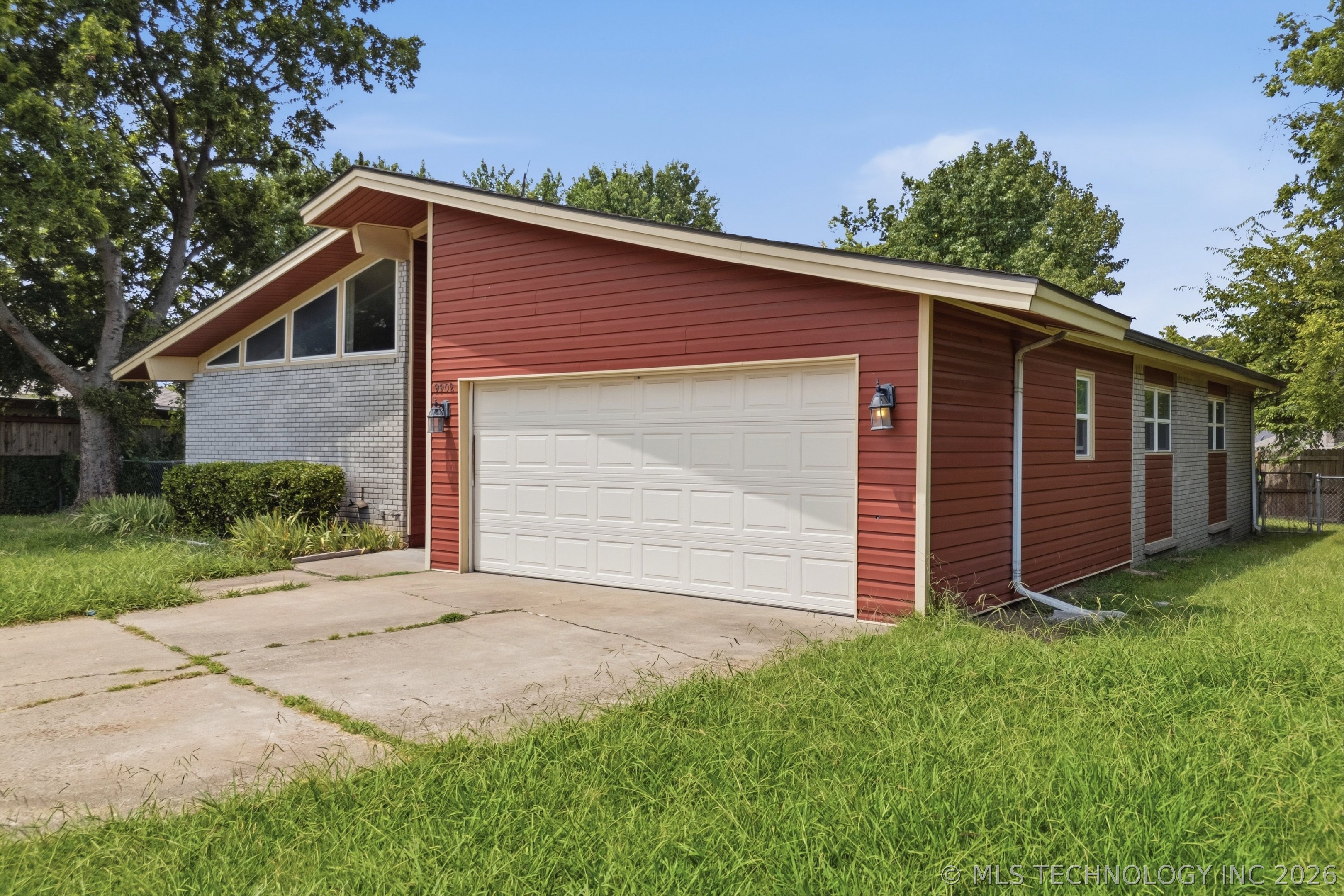 9902 E 28th Place Tulsa OK 74129