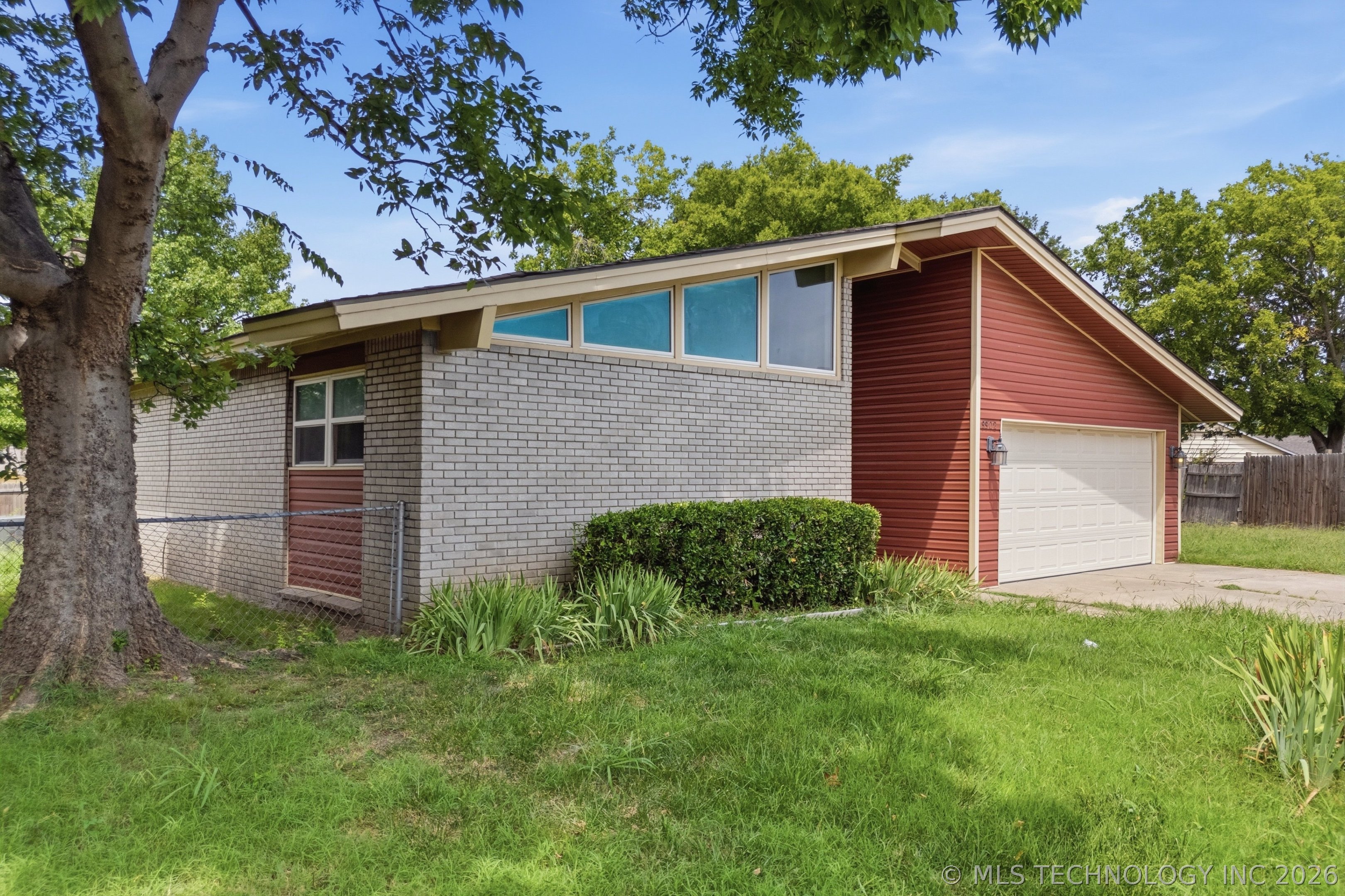 9902 E 28th Place Tulsa OK 74129