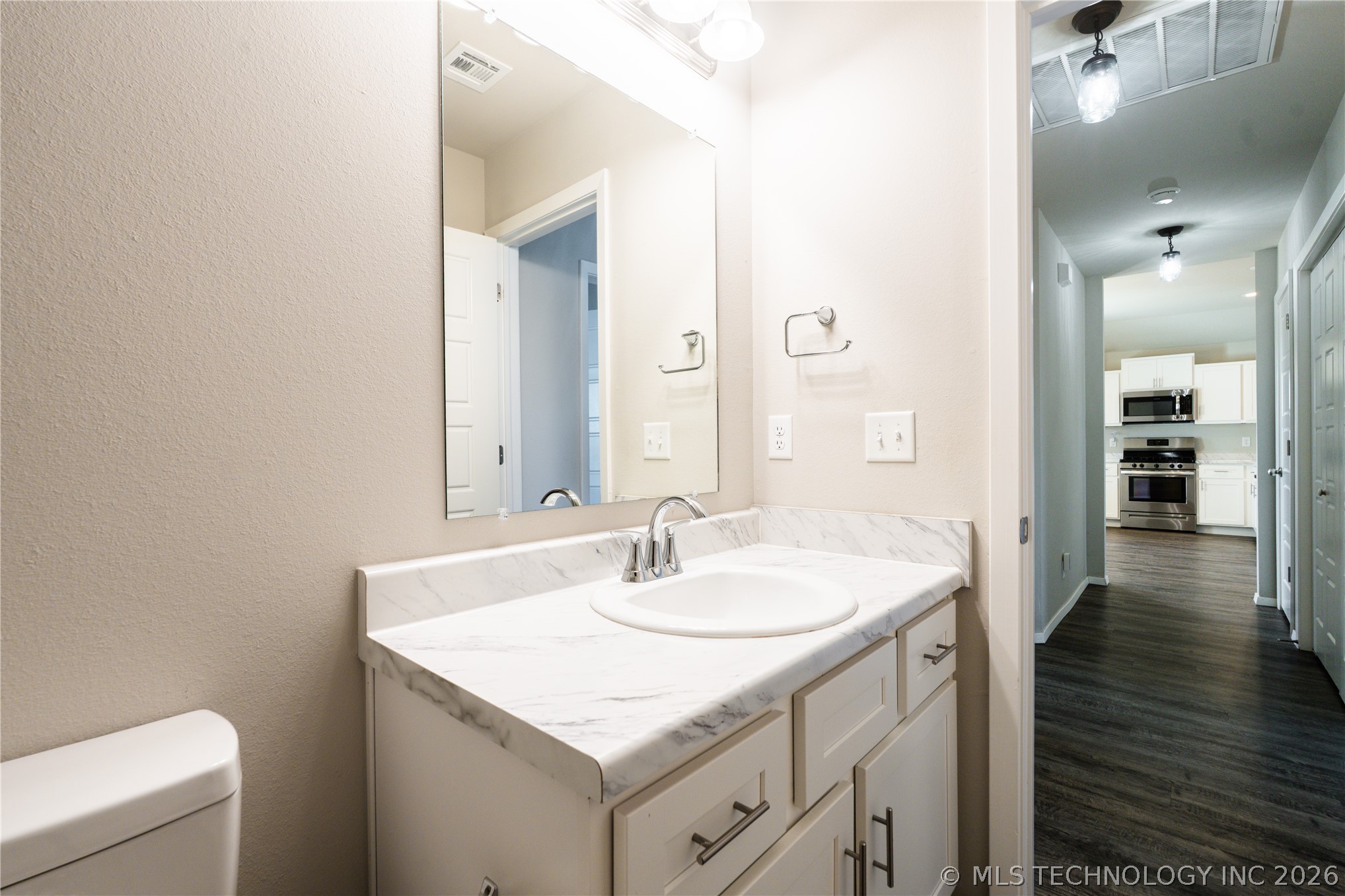 10715 N 101 Eastcourt E Owasso OK 74055