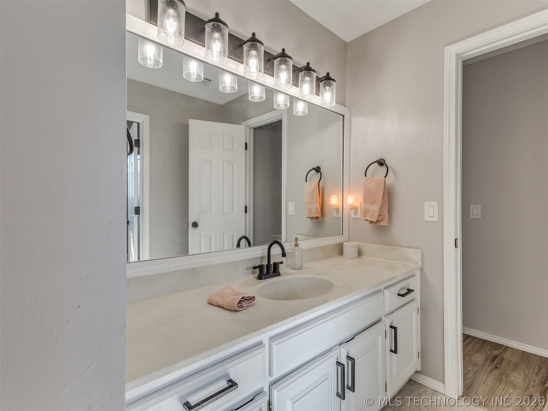 433 W Quanah Street N Broken Arrow OK 74011