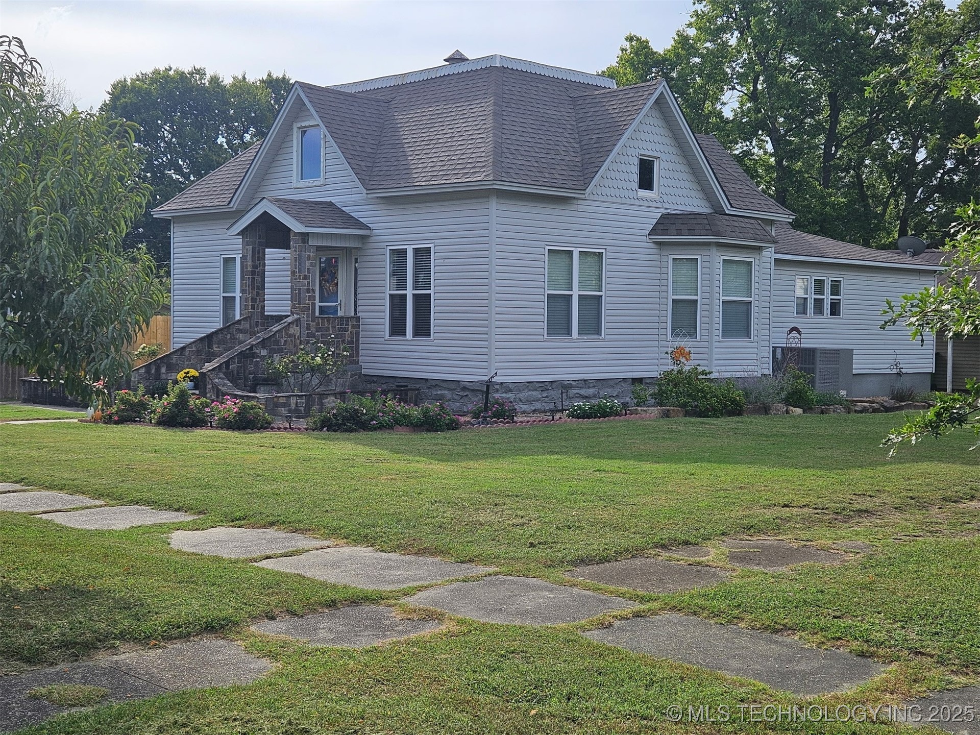 202 S 7th Street Okemah OK 74859