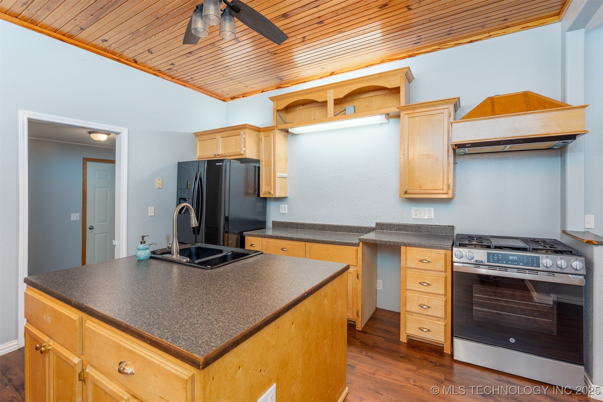 202 S 7th Street Okemah OK 74859