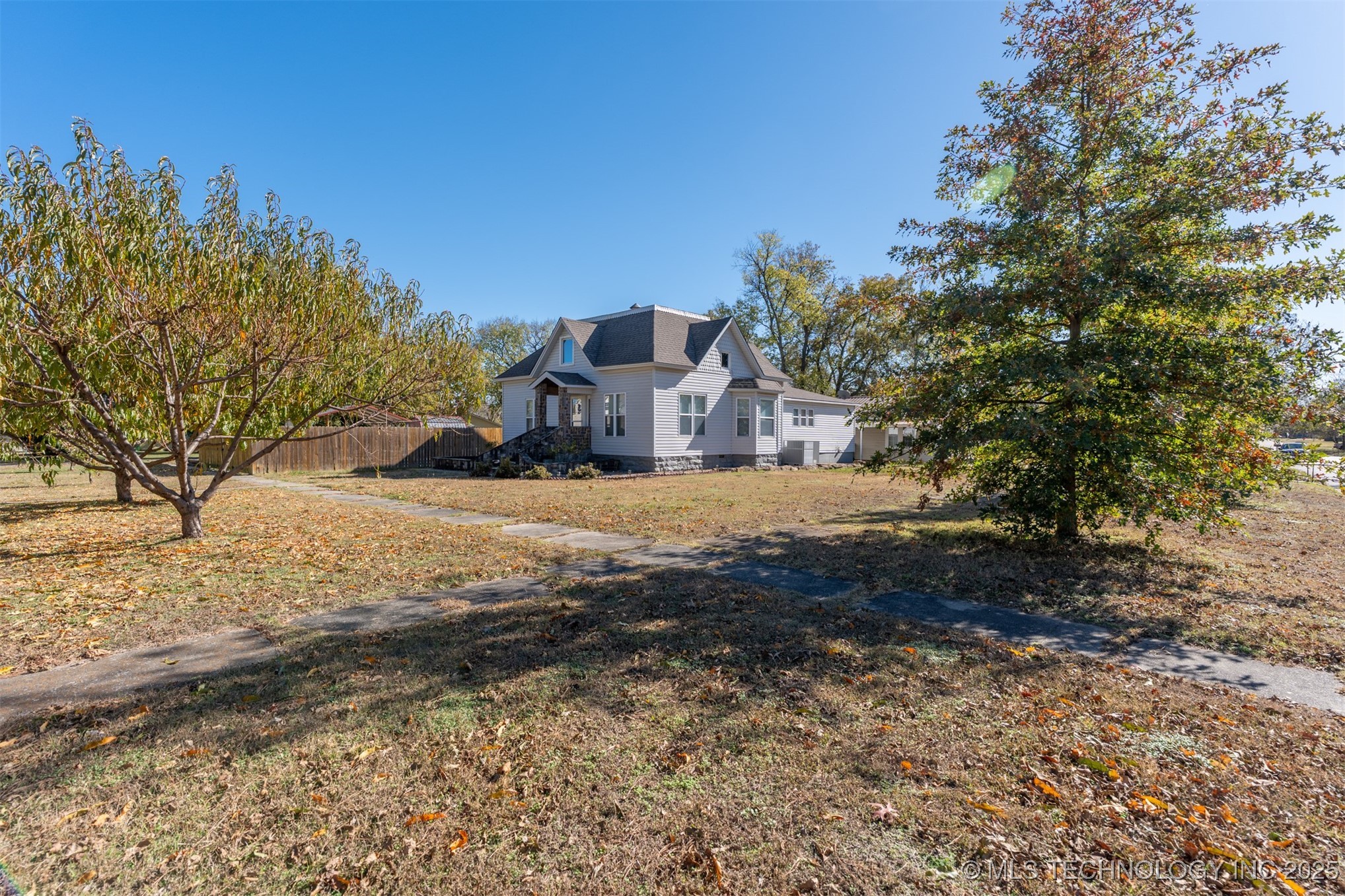 202 S 7th Street Okemah OK 74859