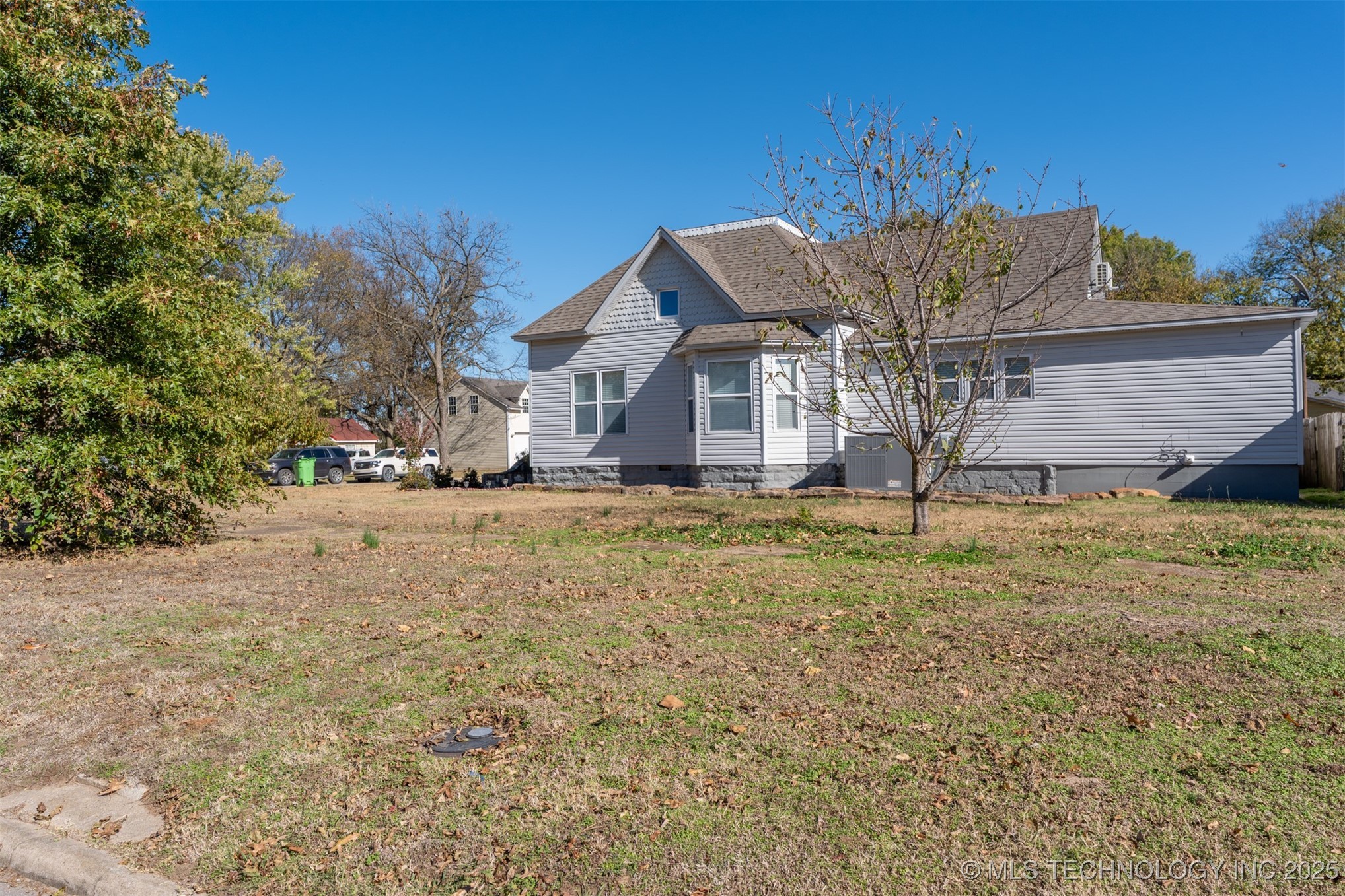 202 S 7th Street Okemah OK 74859