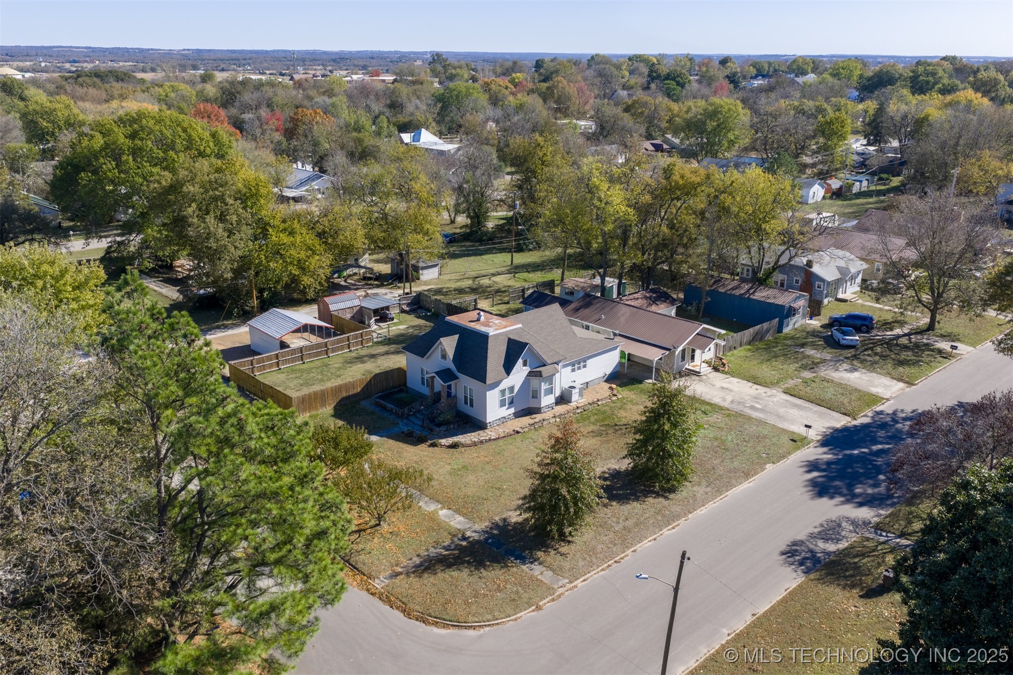 202 S 7th Street Okemah OK 74859