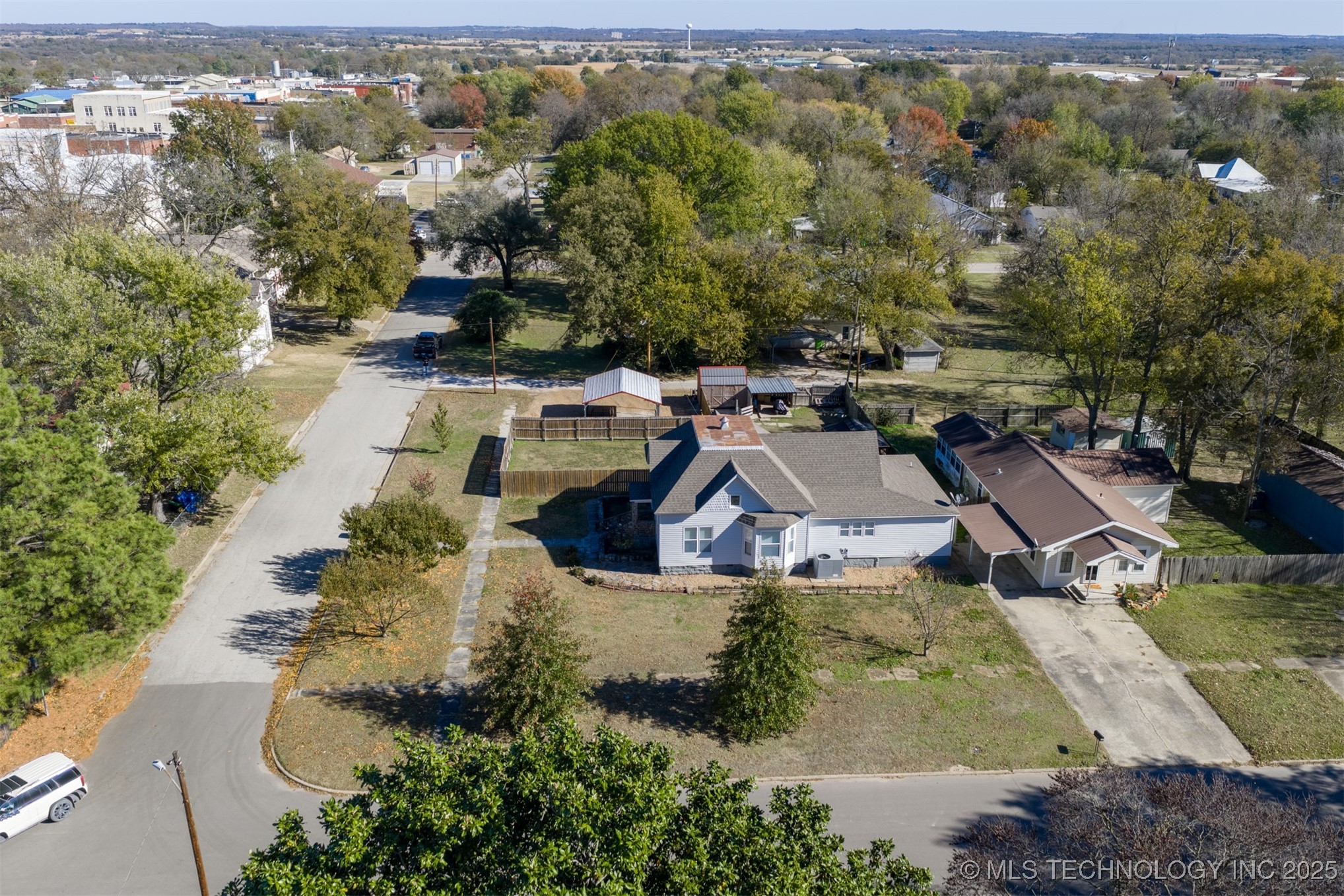 202 S 7th Street Okemah OK 74859