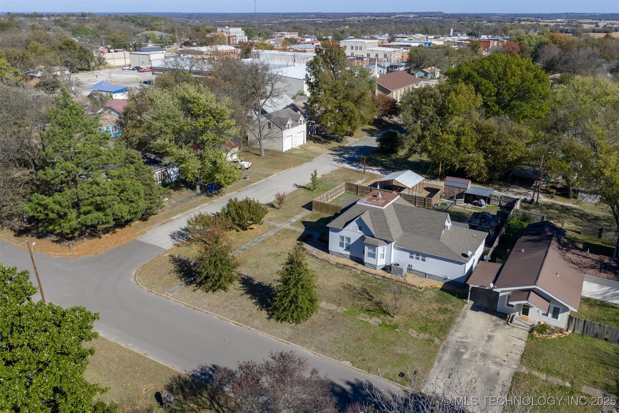 202 S 7th Street Okemah OK 74859