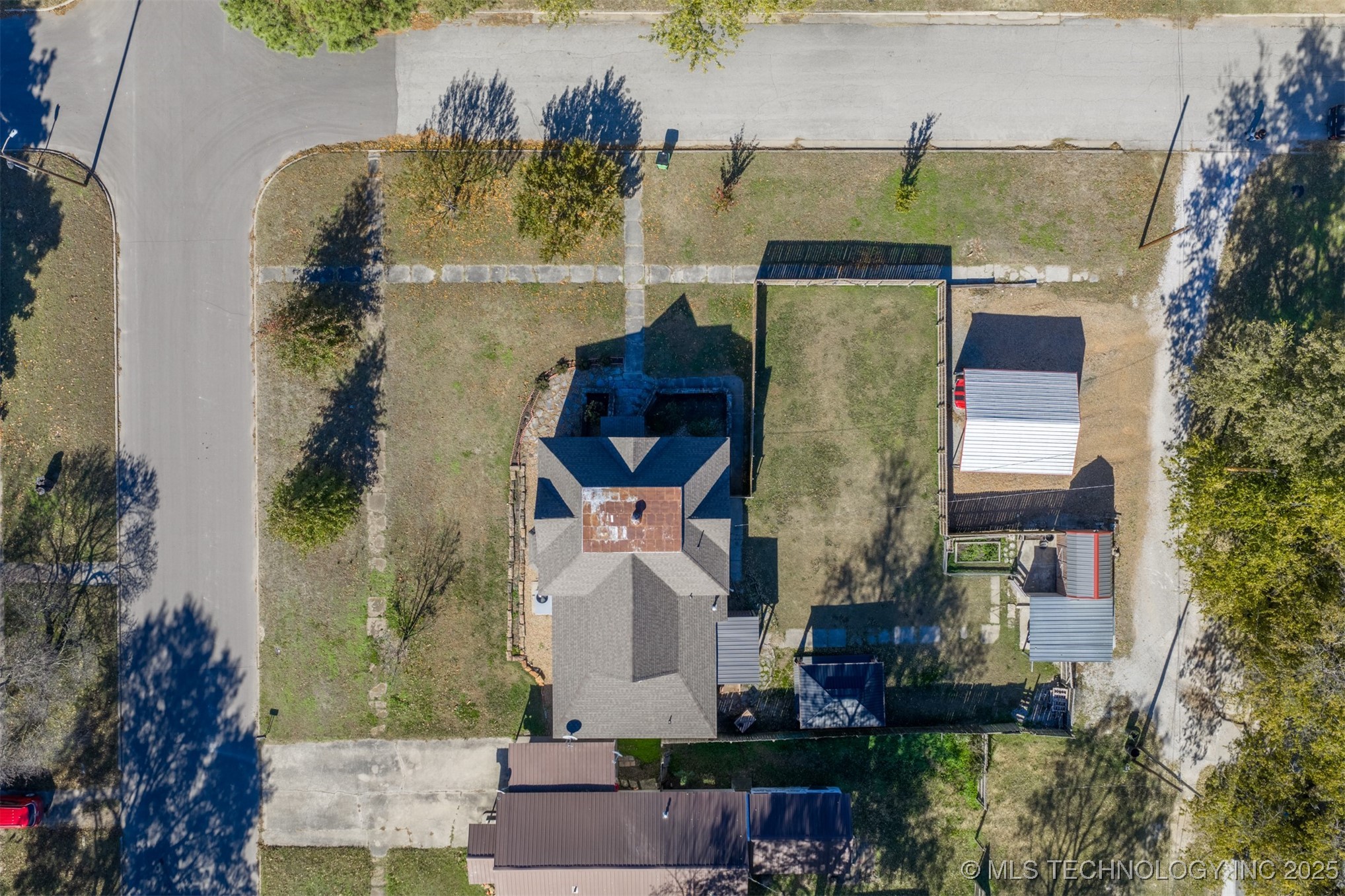 202 S 7th Street Okemah OK 74859
