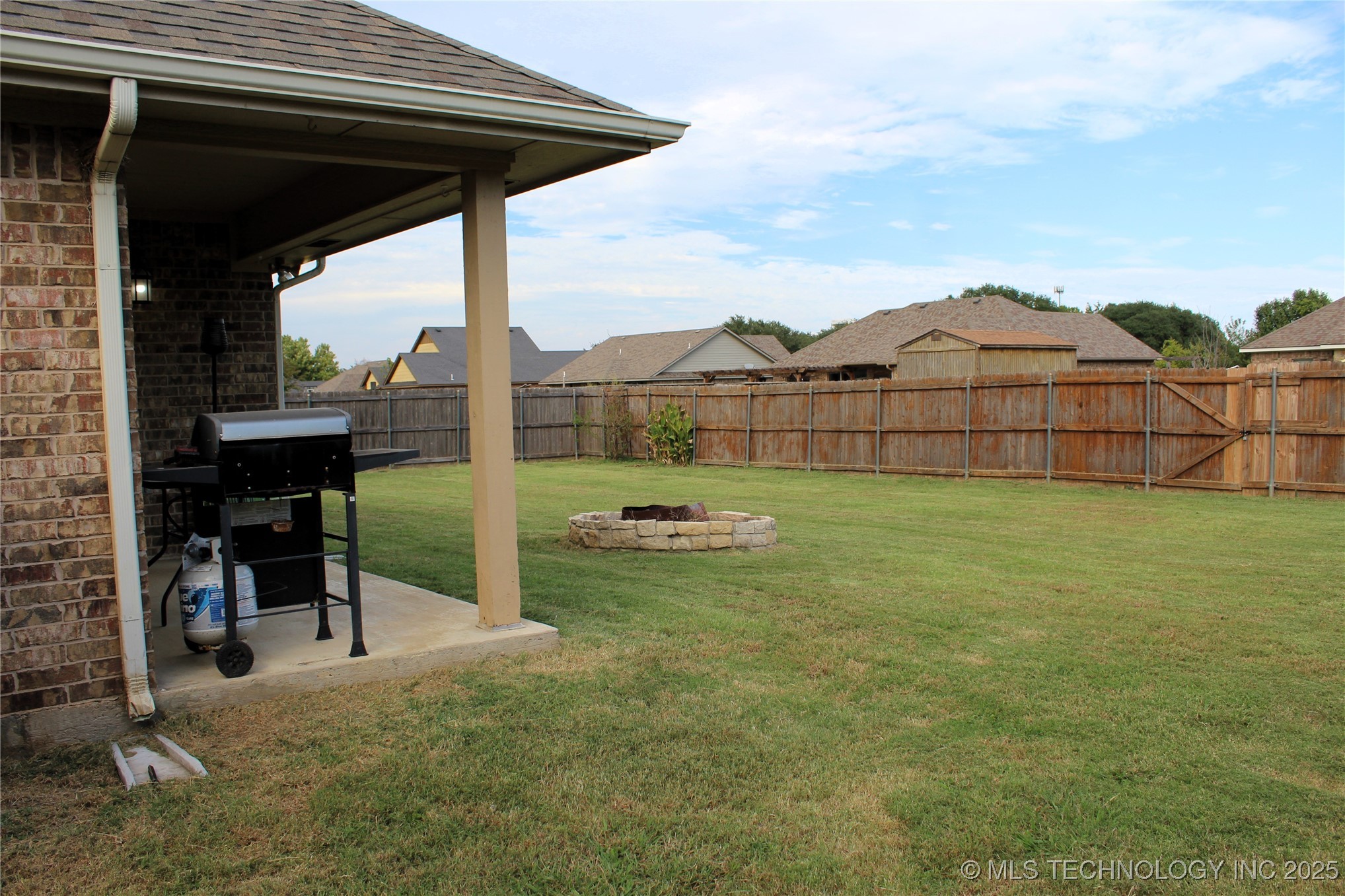 908 N 3rd Calera OK 74730
