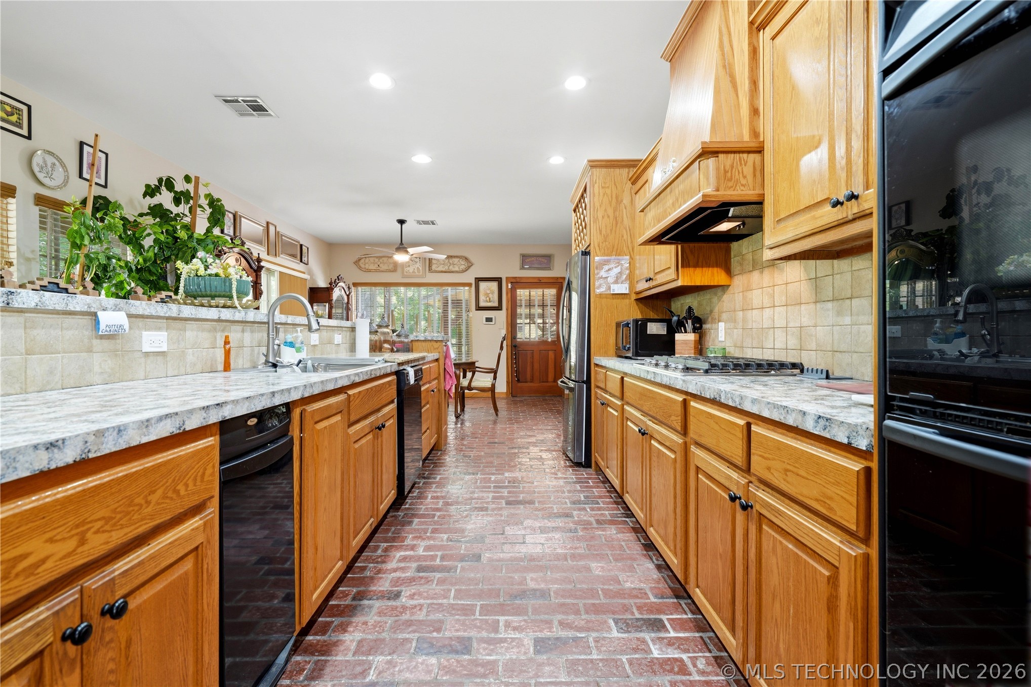 33987 S Pigeon Road Park Hill OK 74451