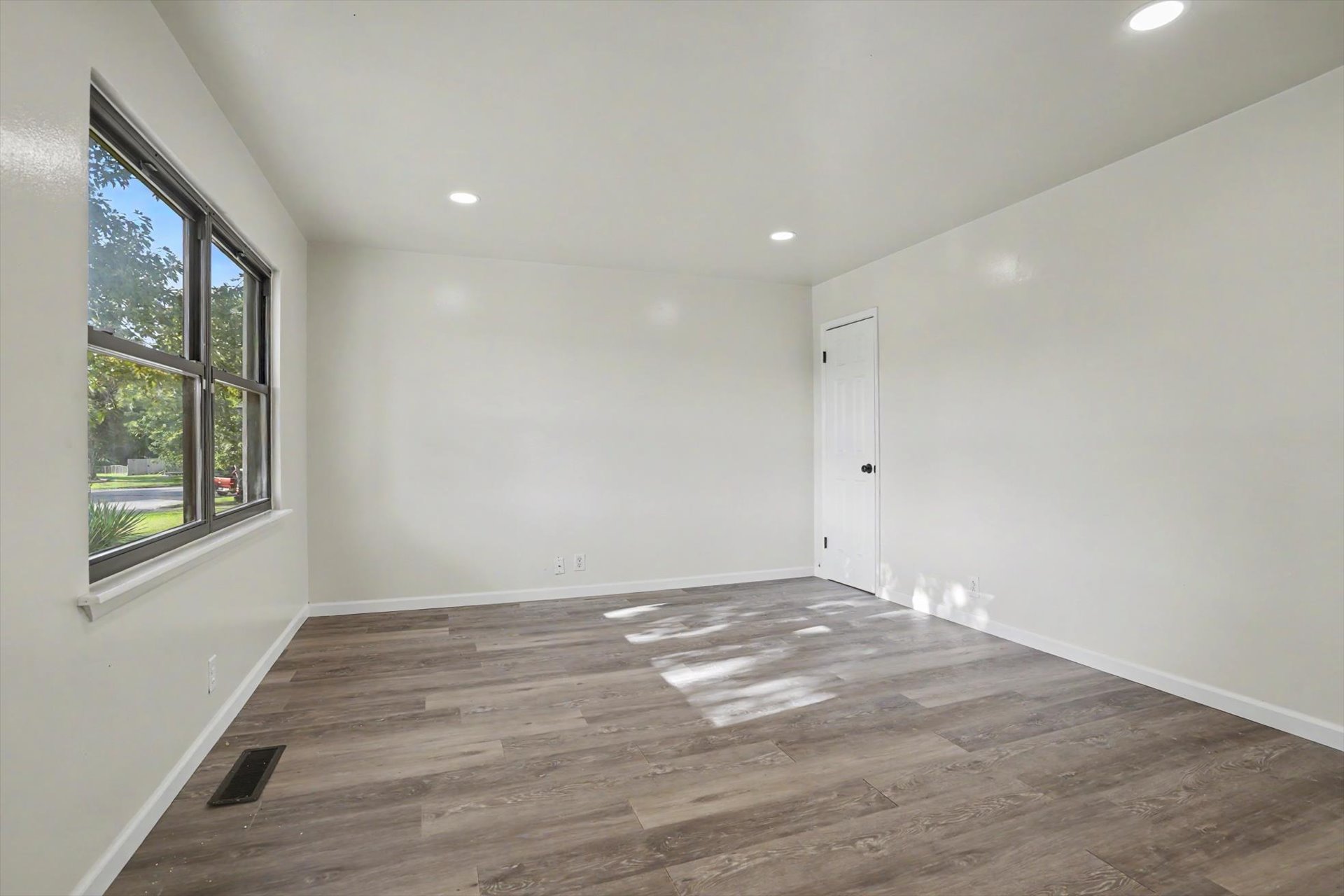 520 S 104th Eastavenue Tulsa OK 74128