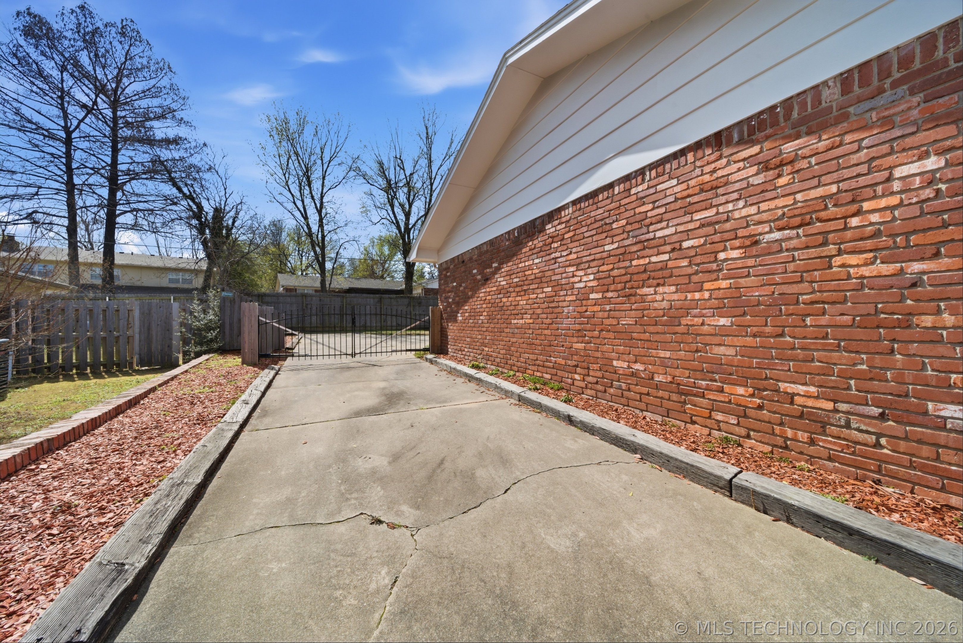 5728 E 62nd Street Tulsa OK 74136