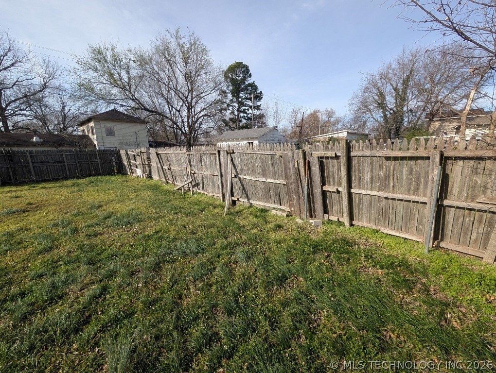 901 W Gentry Street Henryetta OK 74437