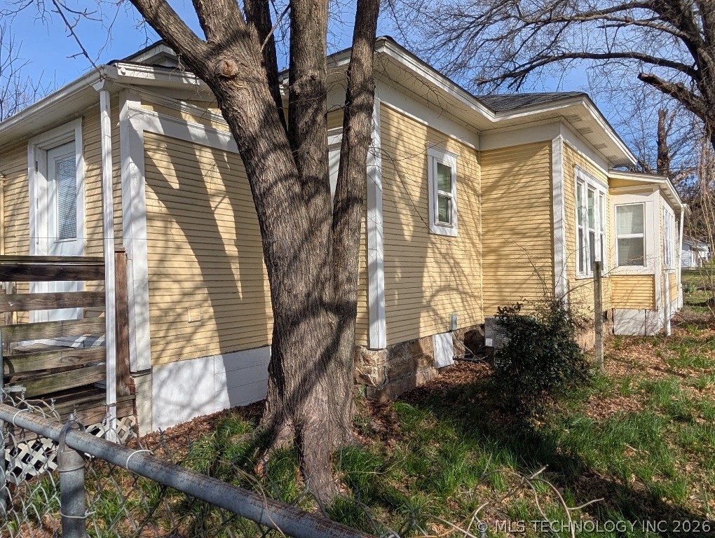 901 W Gentry Street Henryetta OK 74437