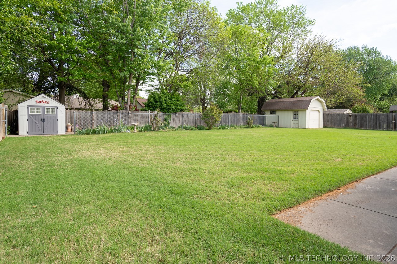 5911 E 100th Place Tulsa OK 74137
