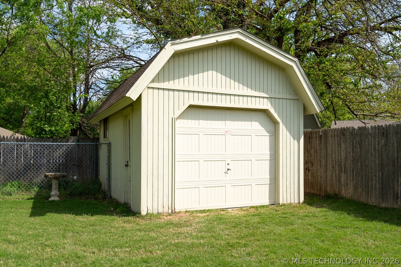 5911 E 100th Place Tulsa OK 74137