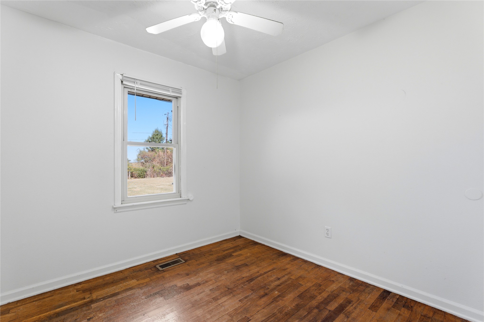 303 S Gray Place Chouteau OK 74337