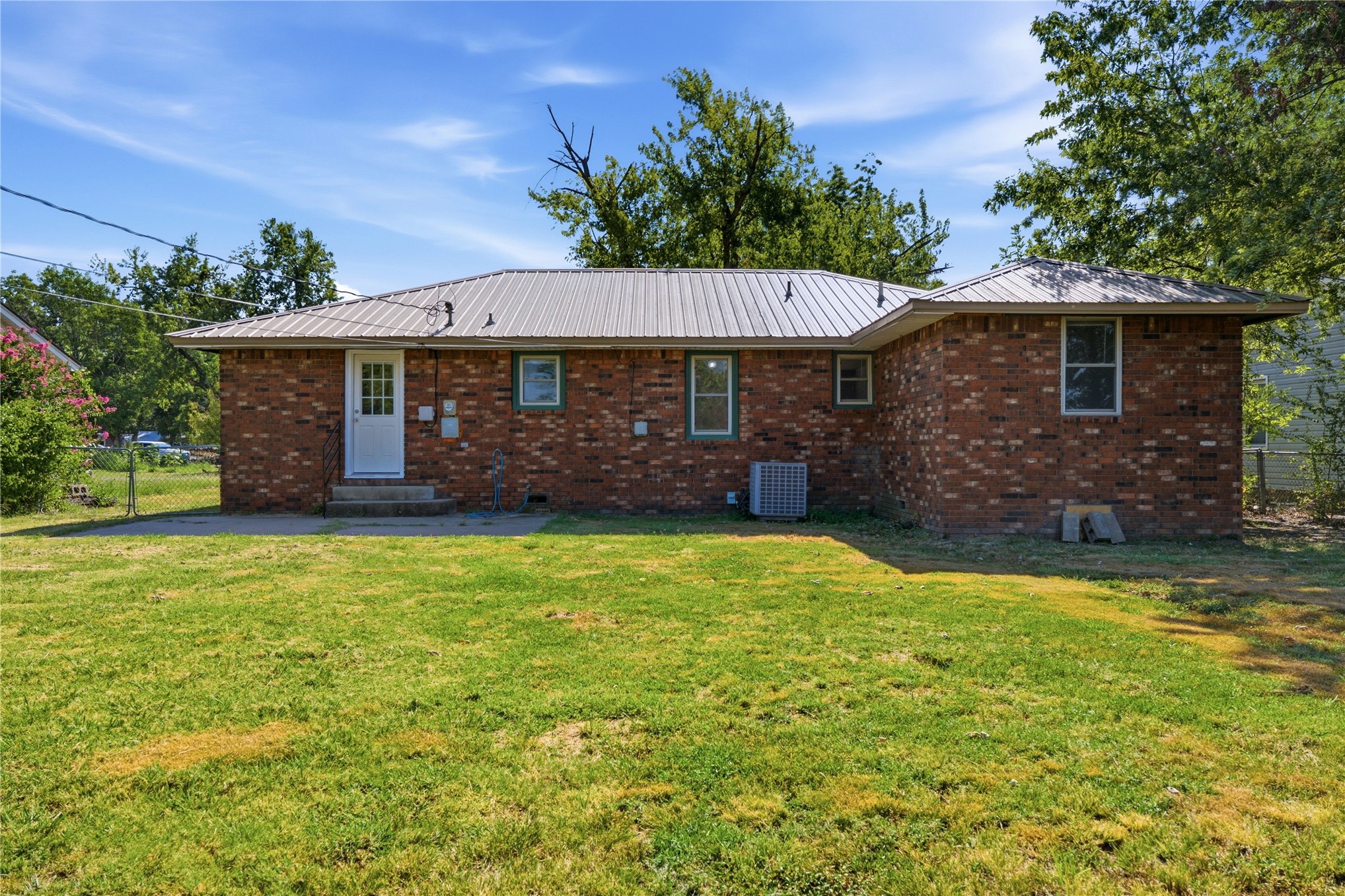 303 S Gray Place Chouteau OK 74337