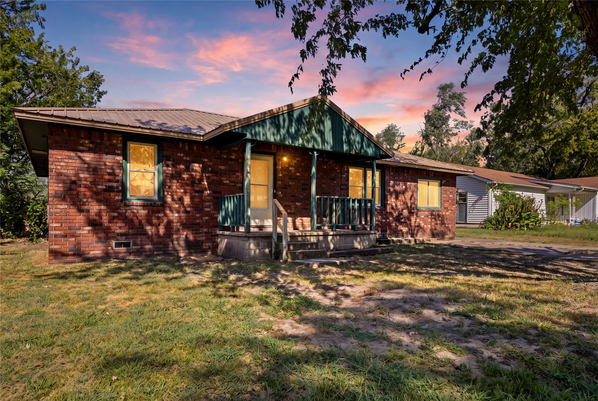 303 S Gray Place Chouteau OK 74337