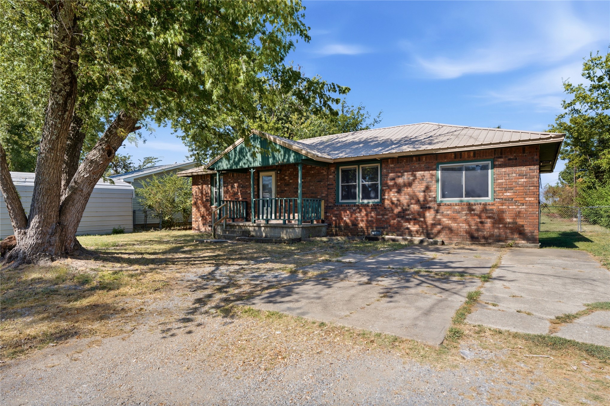 303 S Gray Place Chouteau OK 74337